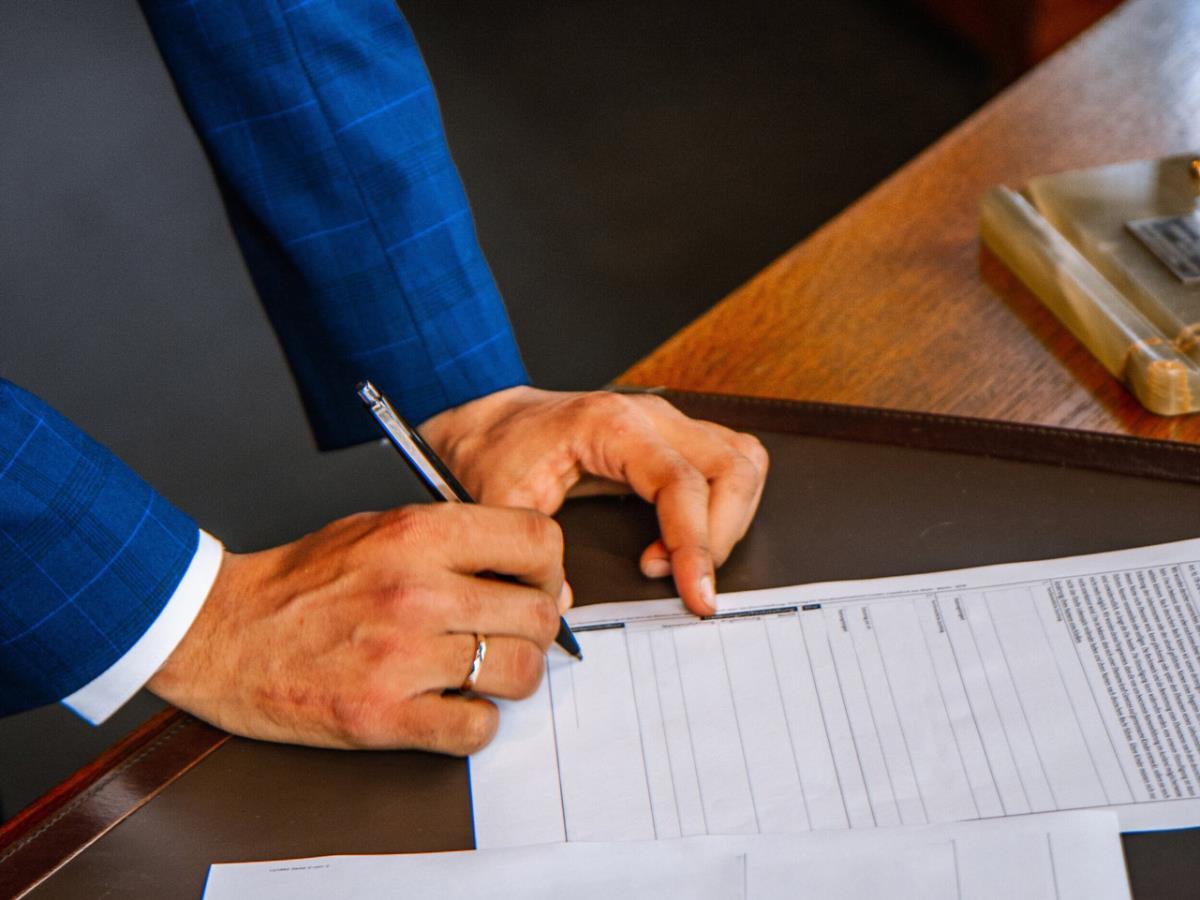 تنظیم دادخواست و شکواییه با وکیلانه