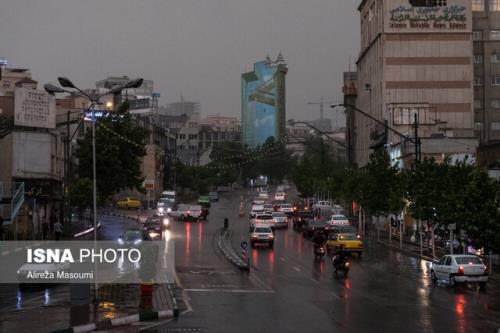 بارش باران در بعضی نقاط تهران