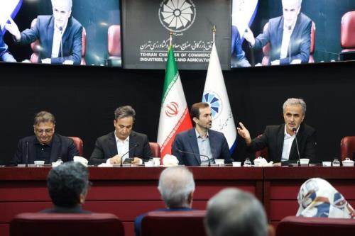 ضرورت بازبینی در نظام تامین مالی زنجیره دارو و تجهیزات پزشکی