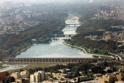 جریان زاینده رود با وجود بارشهای بیشتر از نرمال و وعده های مسؤلان قطع شد!!